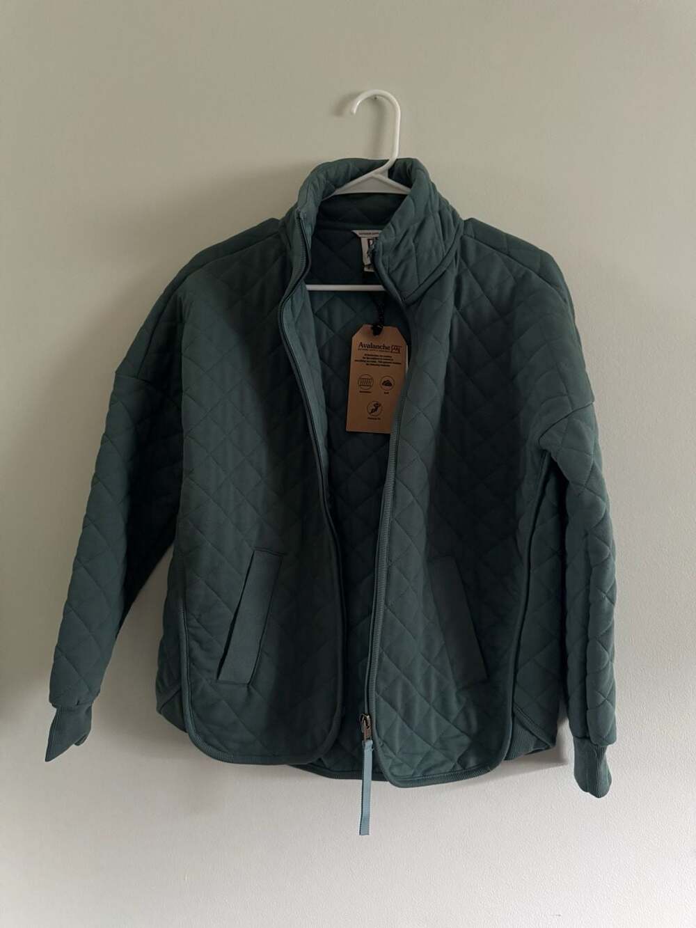 Avalanche Outdoor Supply Company Women's Mock Neck Quilted Zip Up Jacket Style C